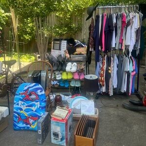 hosting a garage sale!!! if ur in georgia around the kennesaw / acworth area